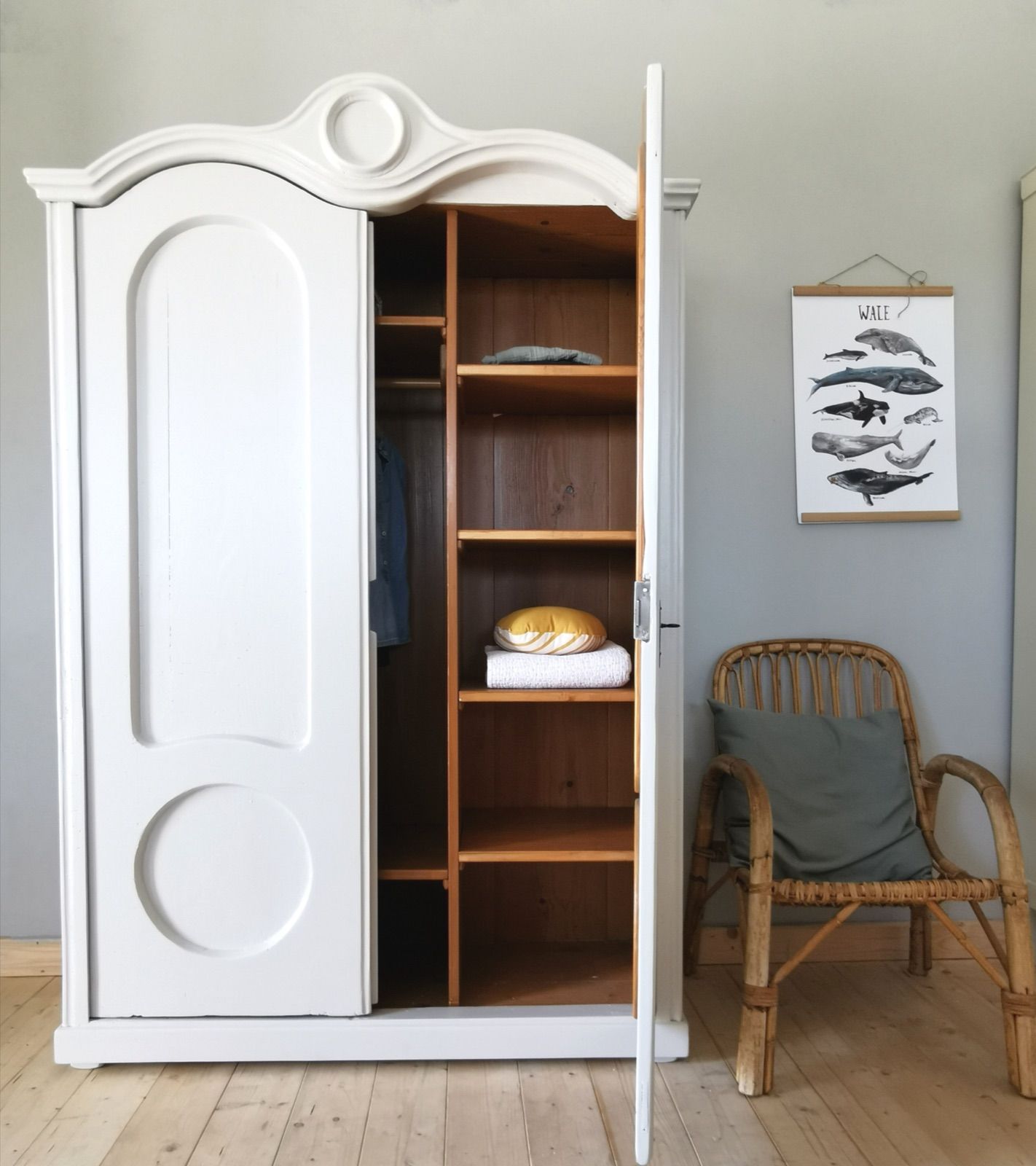 Vintage Kinderkasten weiß grau, Ansicht 2