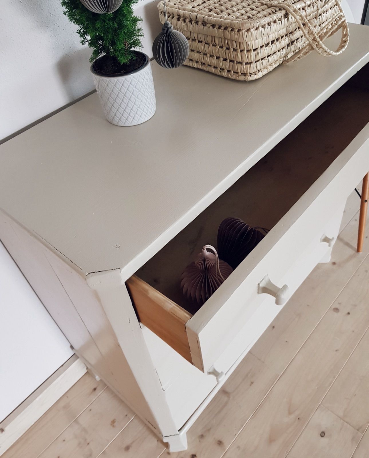 Kleine Kinderkommode, Ansicht 2