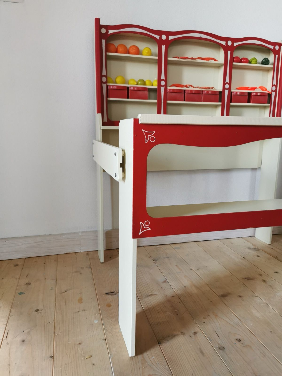Retro Kaufmannsladen rot, Ansicht 2