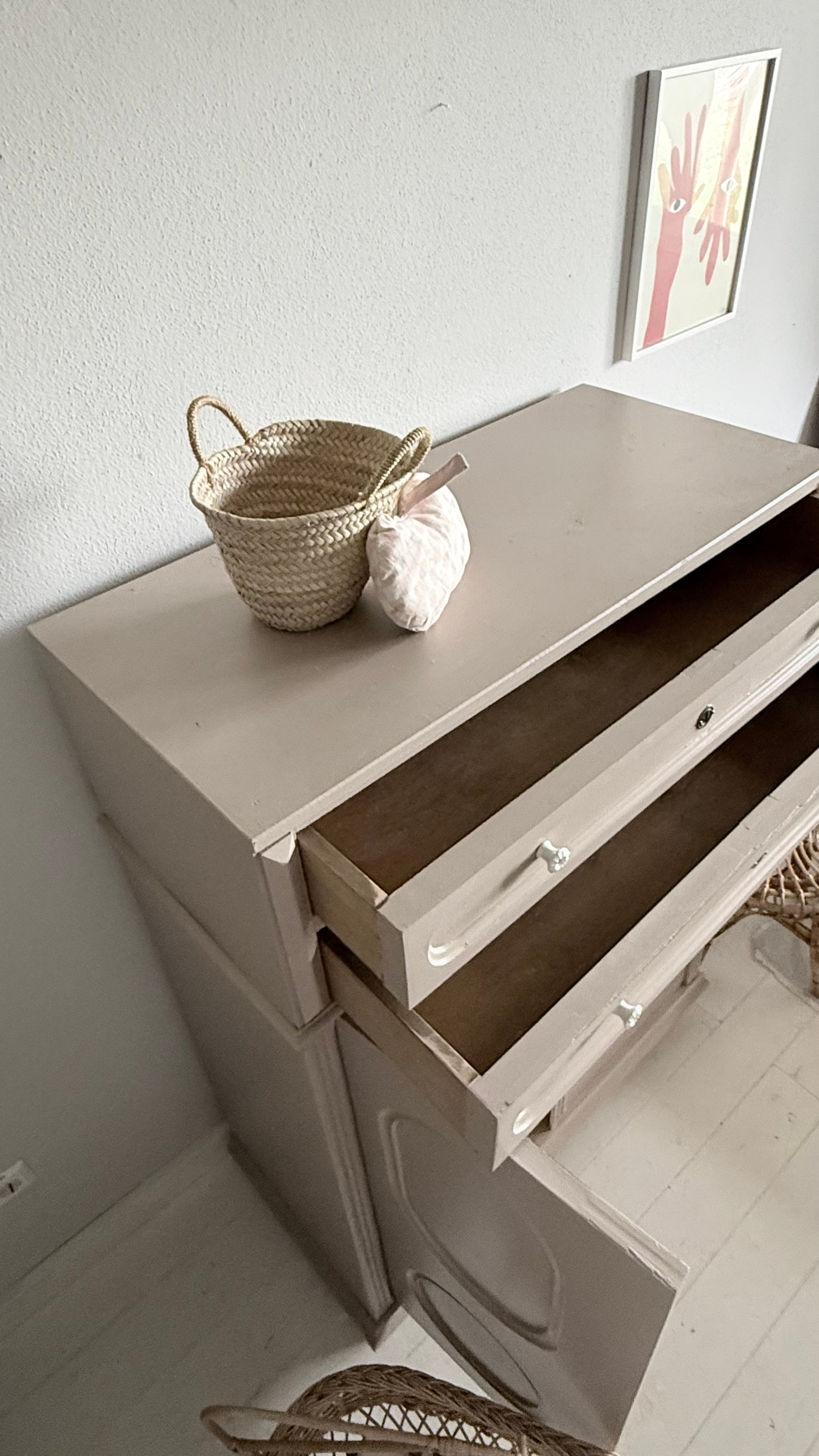 Antike Kommode mit Laden in Mauve, Ansicht 4