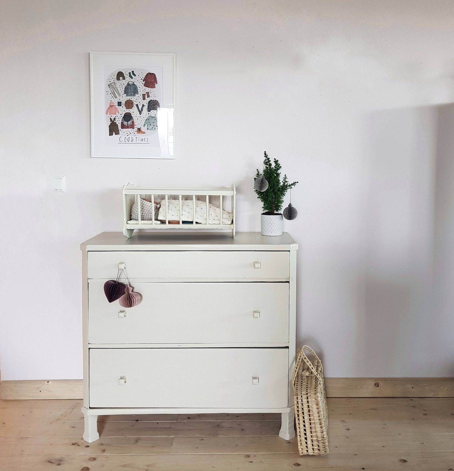 Kleine Kinderkommode