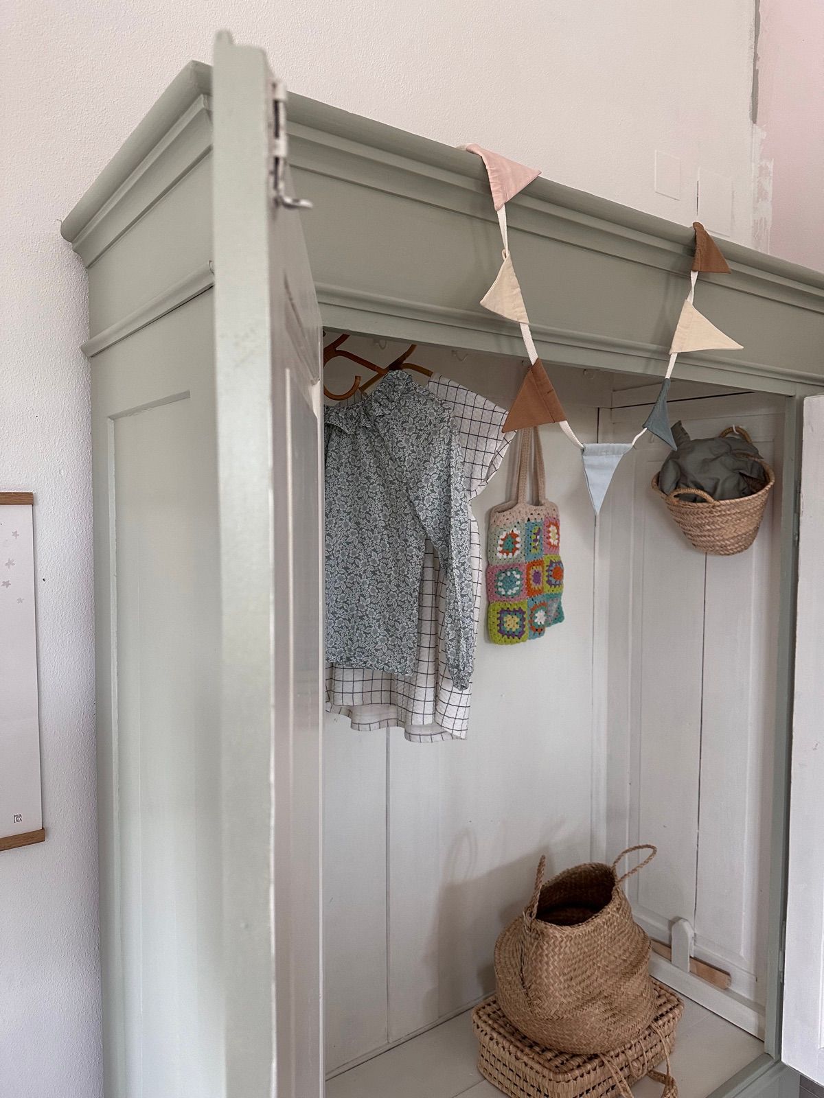 Vintage Kinderkasten weiß, Ansicht 8