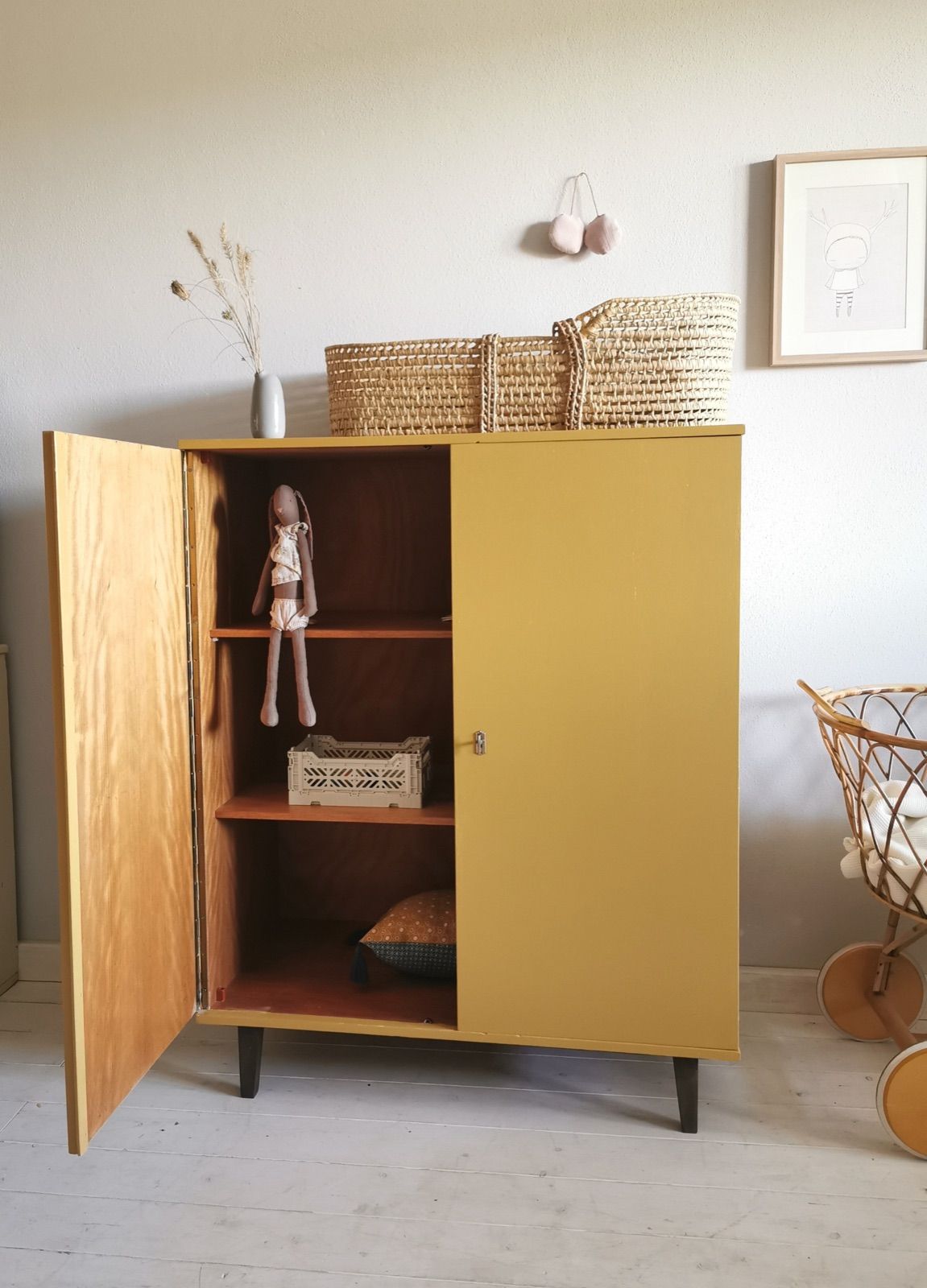 Highboard gelb, Ansicht 2