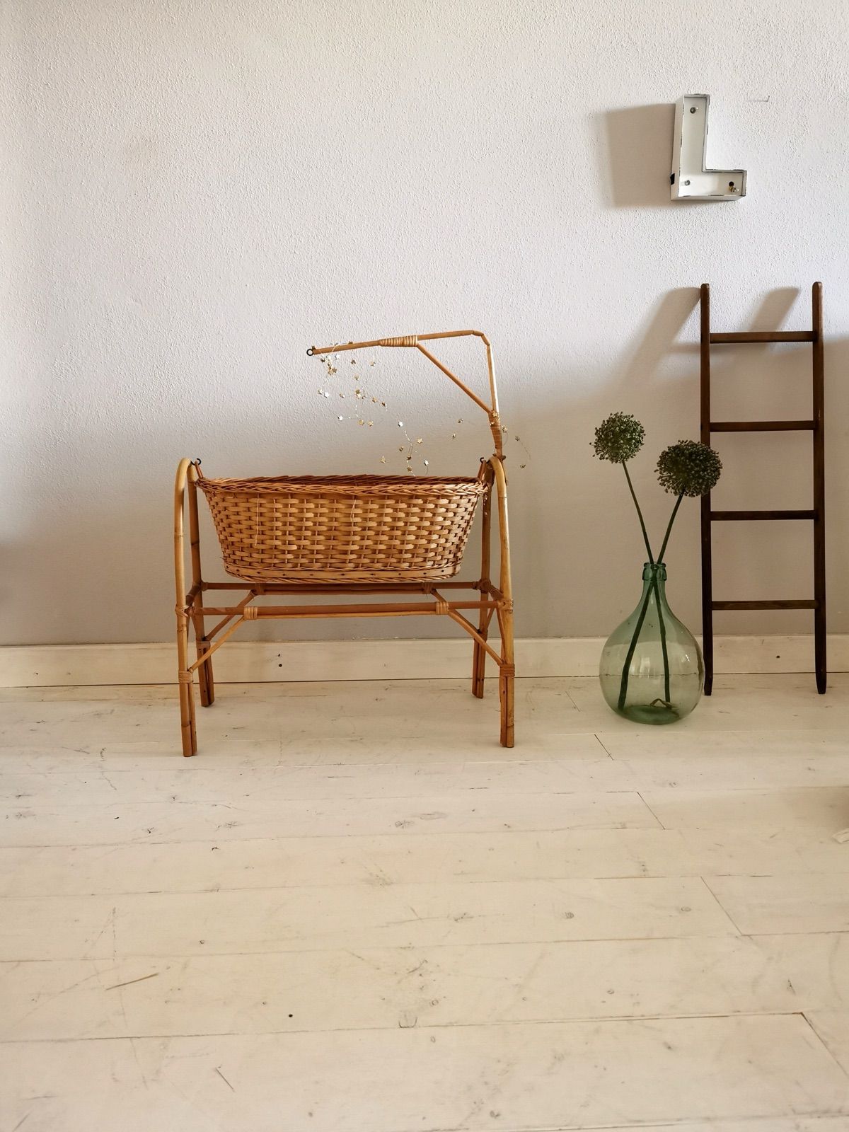 Rattan Stubenwagen für Puppen, Ansicht 3