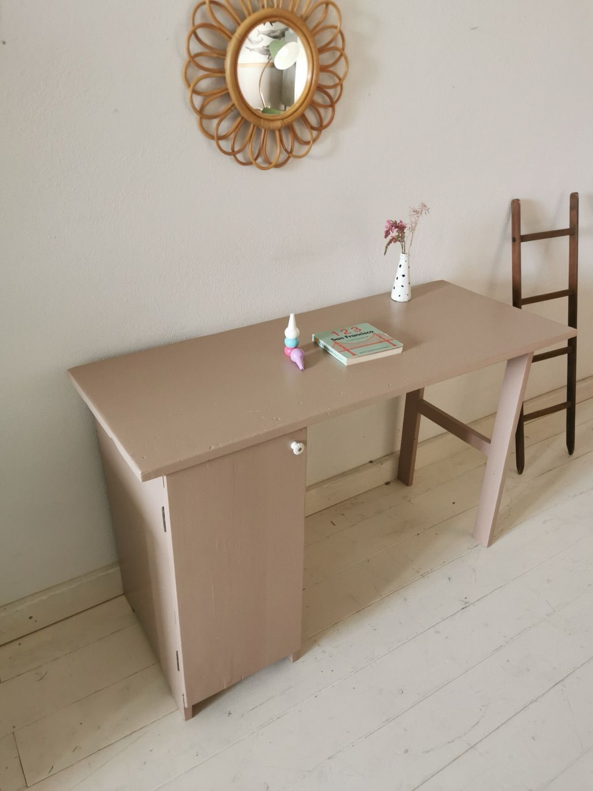 Kinderschreibtisch mit vier Laden, Ansicht 4