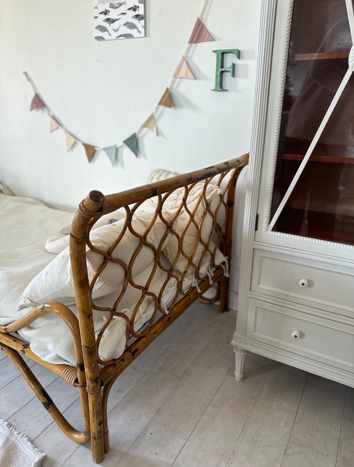 Rattan Kinderbett, Ansicht 4