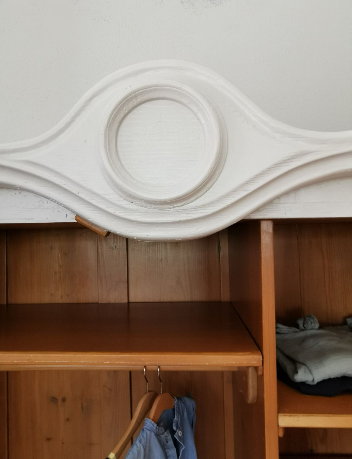 Vintage Kinderkasten weiß grau, Ansicht 6