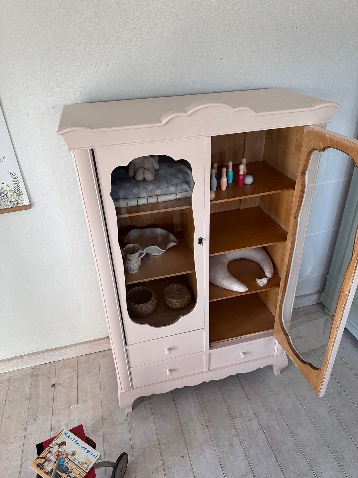 Vintage Vitrine mit Vitrine, Ansicht 4