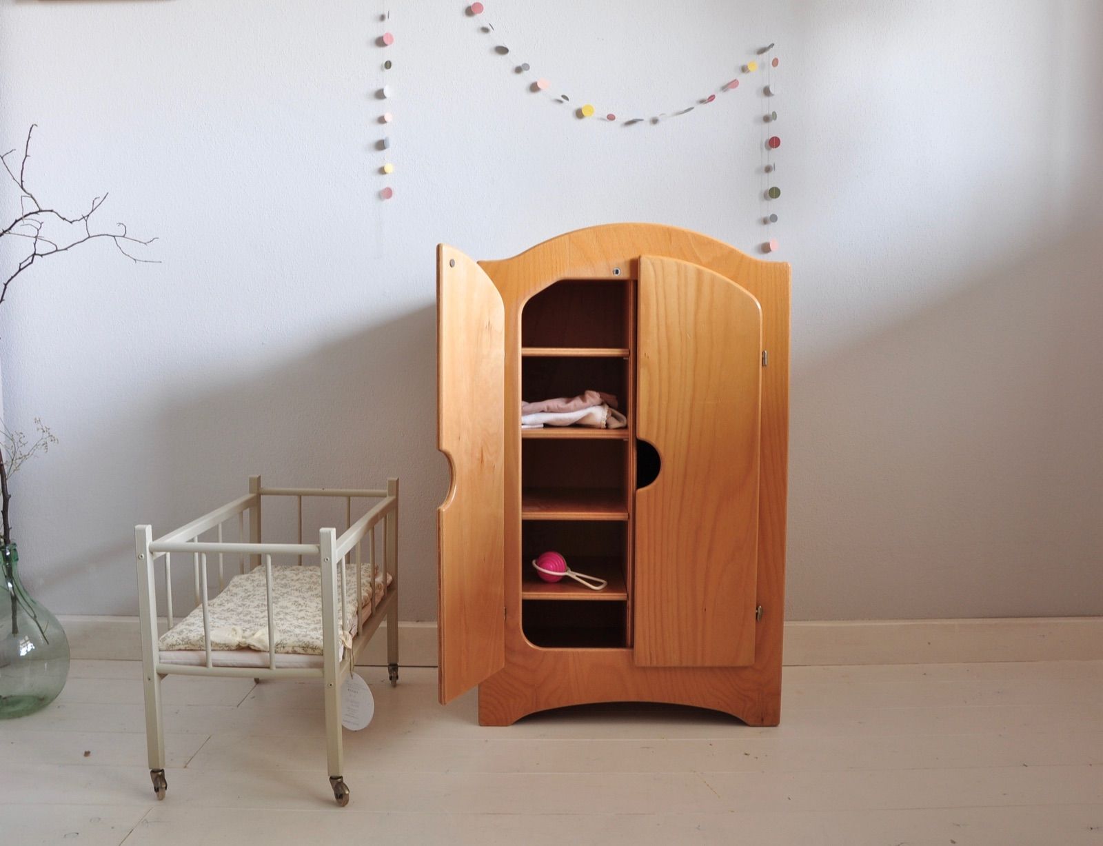 70er Jahre Puppenkasten, Ansicht 2