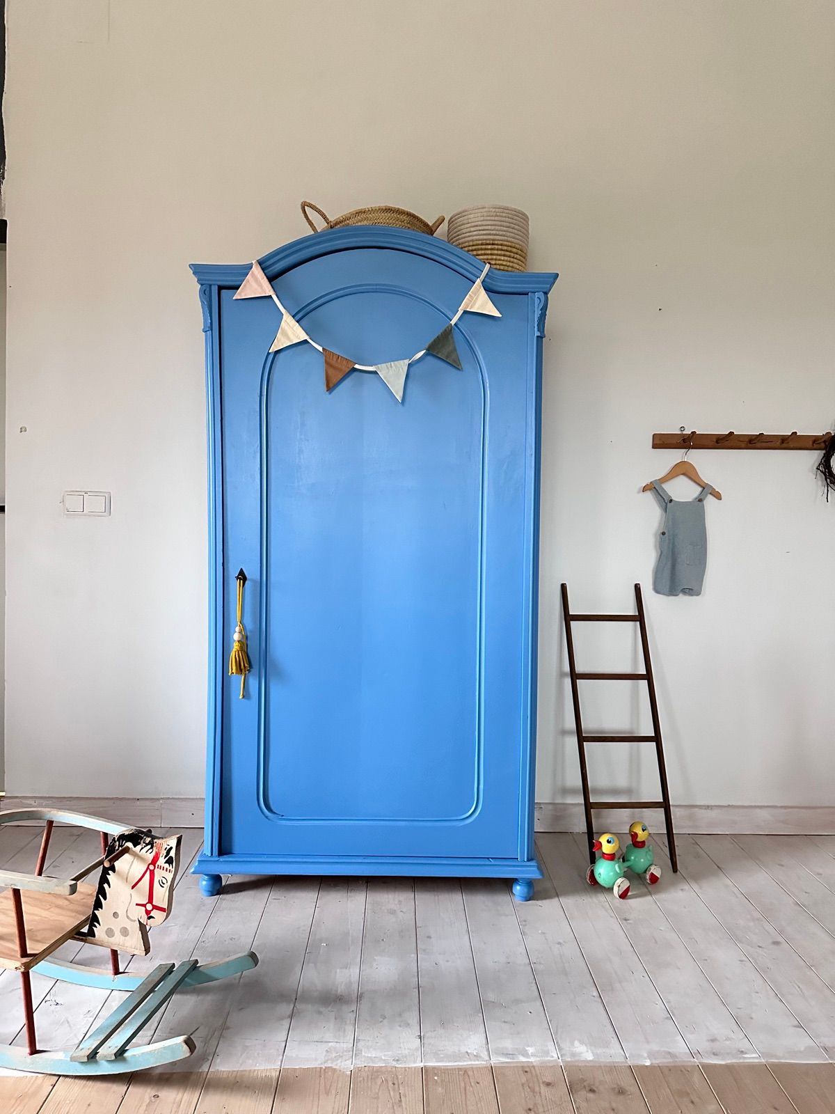 Vintage Kasten blau