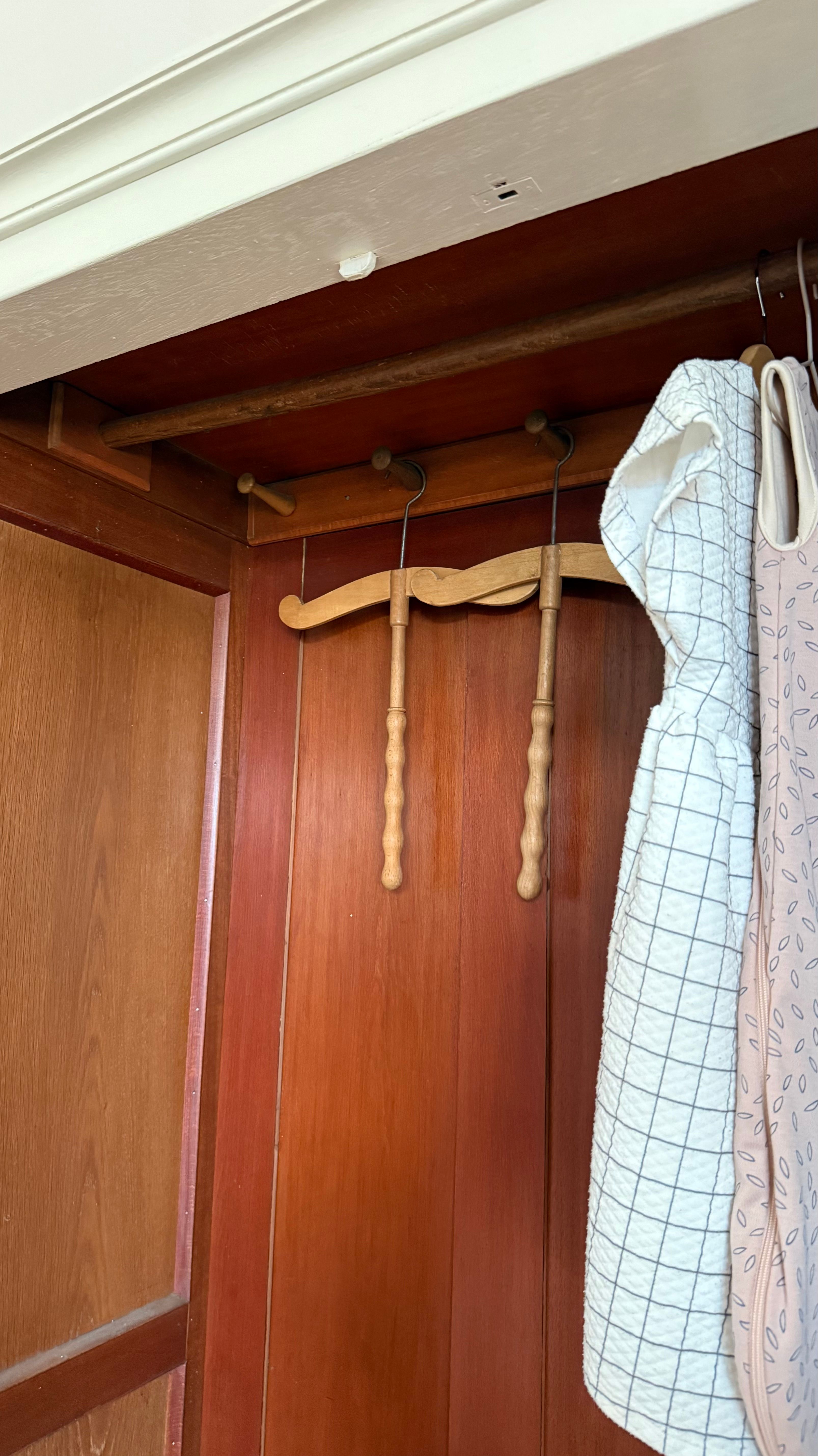 antiker Schrank weiß/creme , Ansicht 7