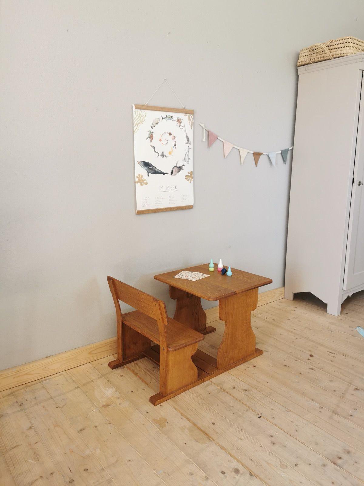 Holzkinderbank, Ansicht 3