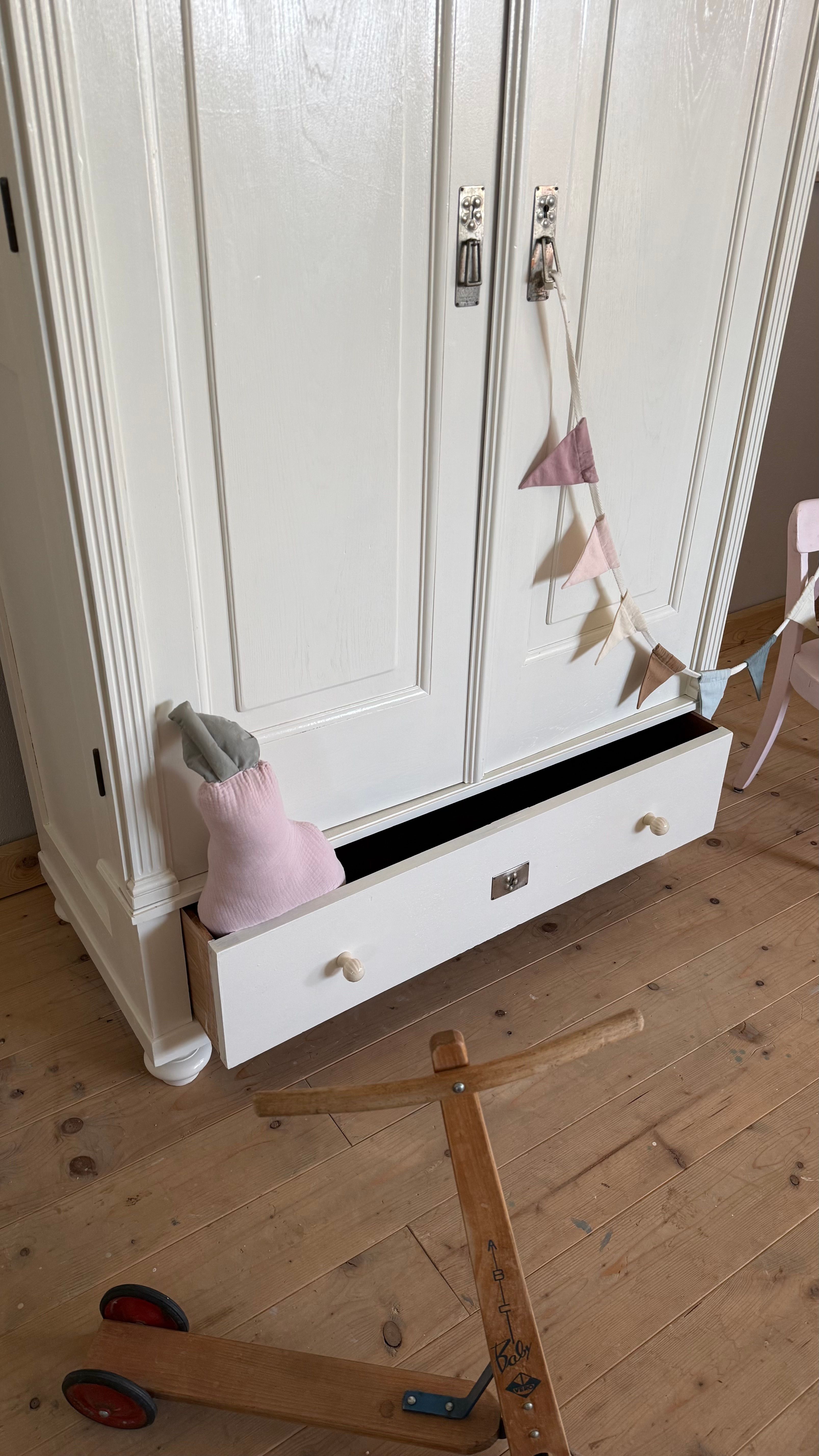antiker Schrank weiß/creme , Ansicht 4