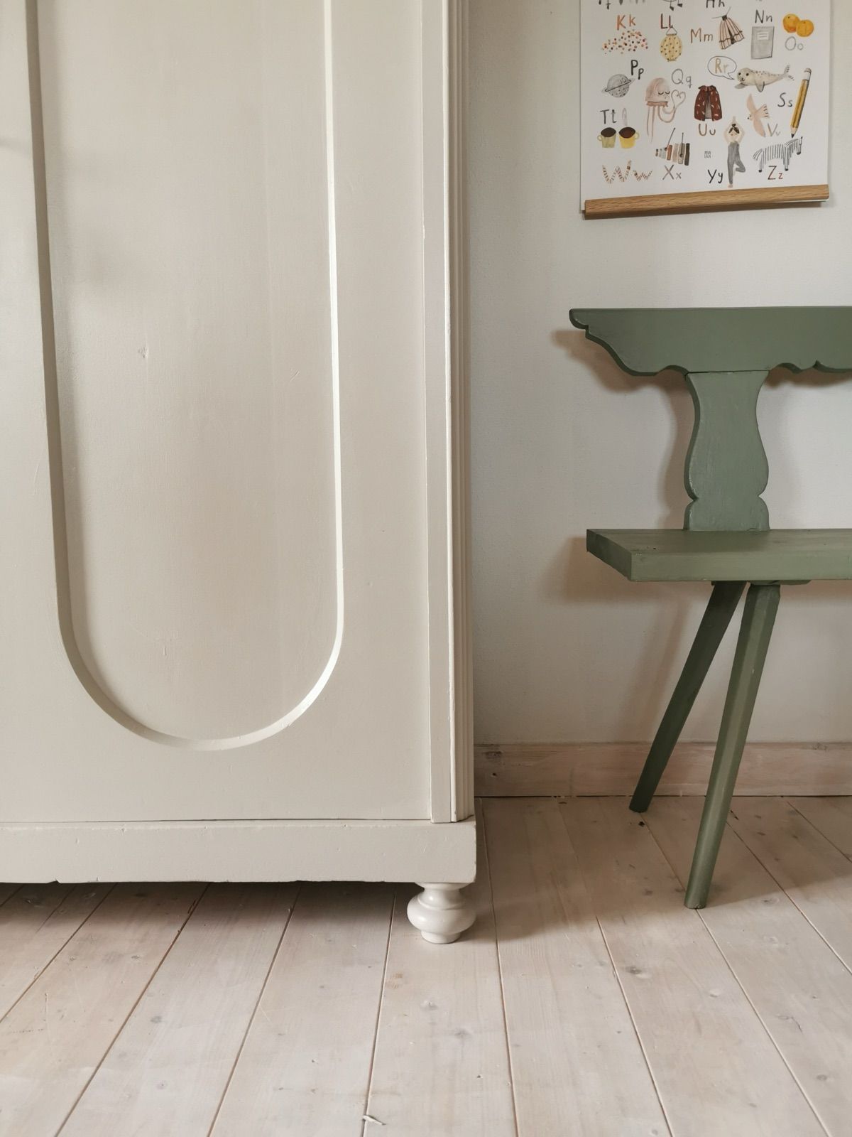Vintage Steckkasten mit Gewandhaken, Ansicht 2