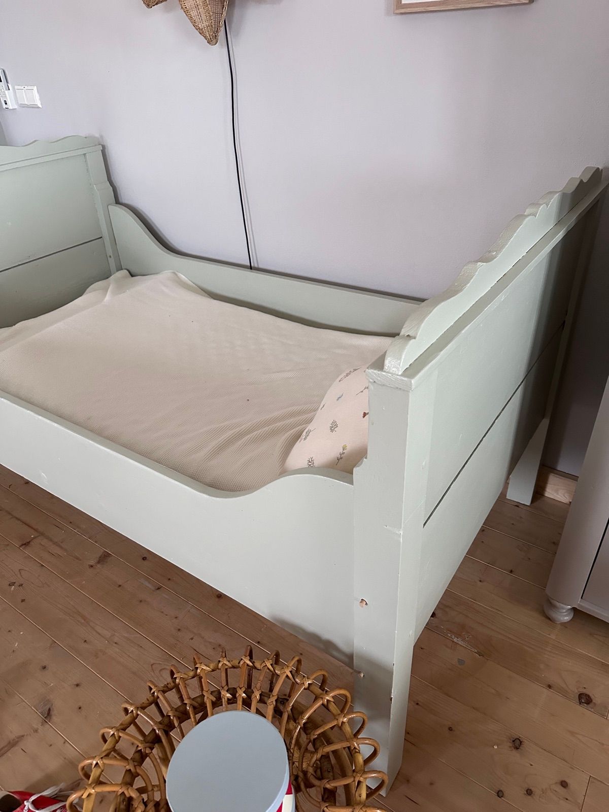 Kinderbett, Ansicht 3