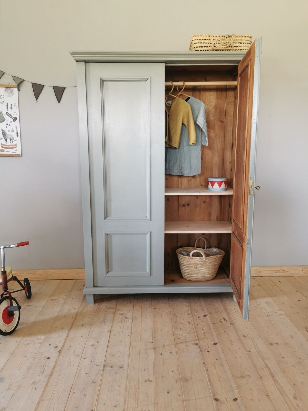 Vintage Kinderkasten greengrey, Ansicht 2