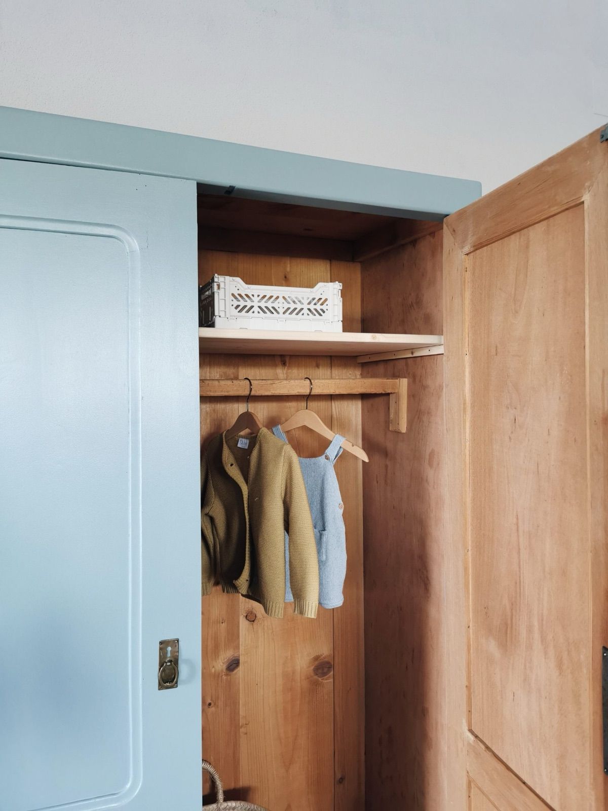 Kinderkasten blau, Ansicht 2