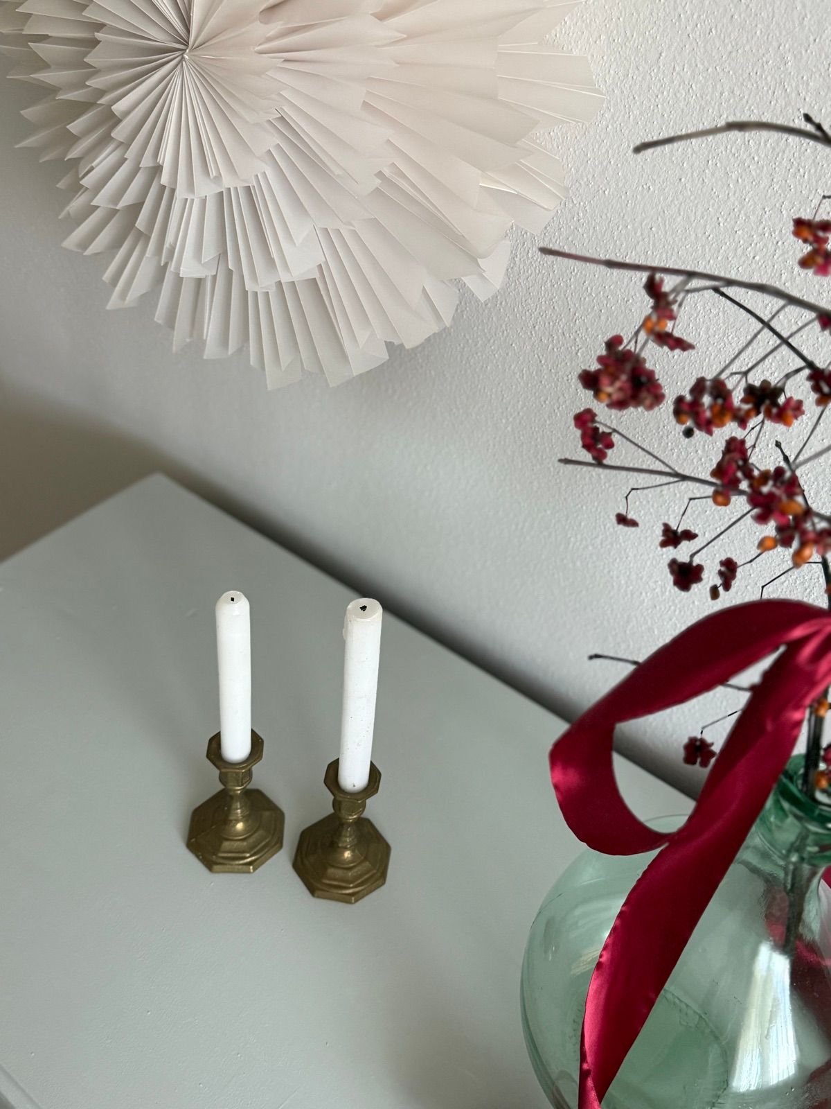 Kleine Messingkerzenständer, Ansicht 2