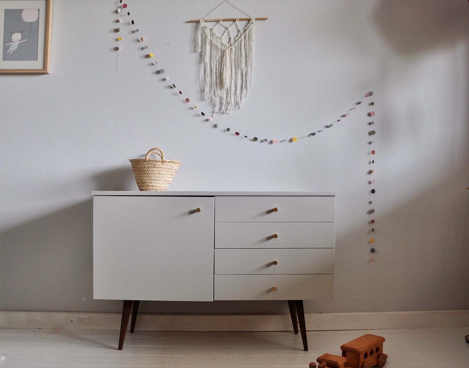Klassisches Sideboard