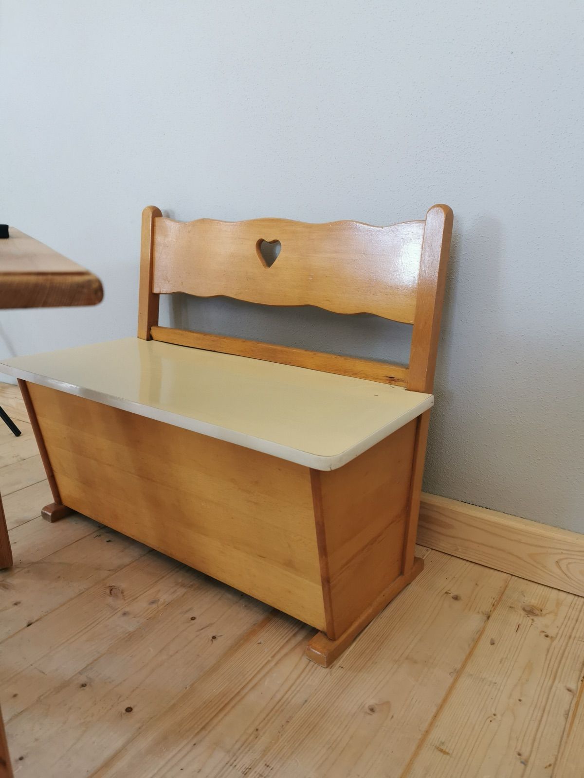 Robuster Vollholztisch, Ansicht 3