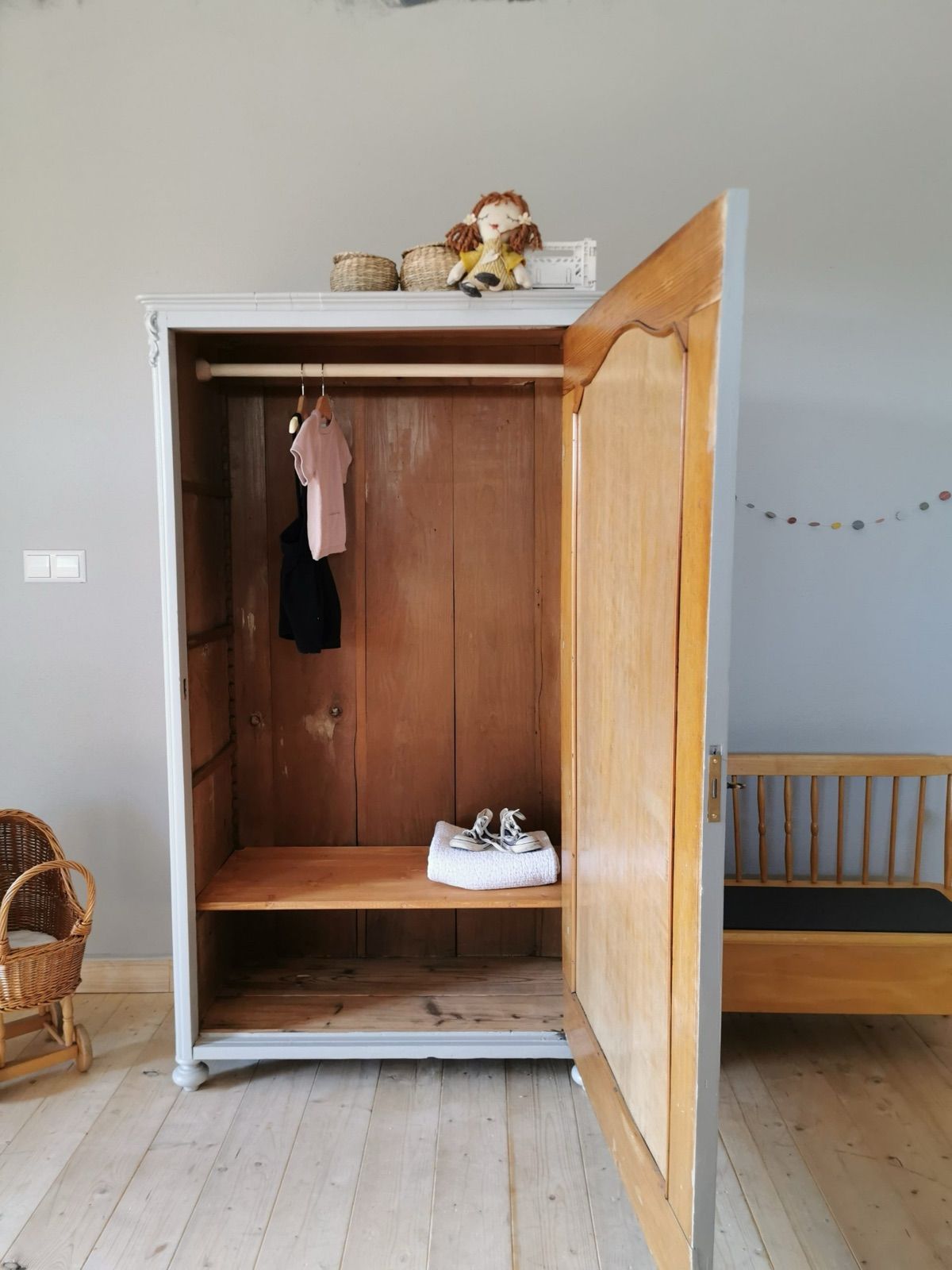 Feiner Vintage Kasten, Ansicht 2