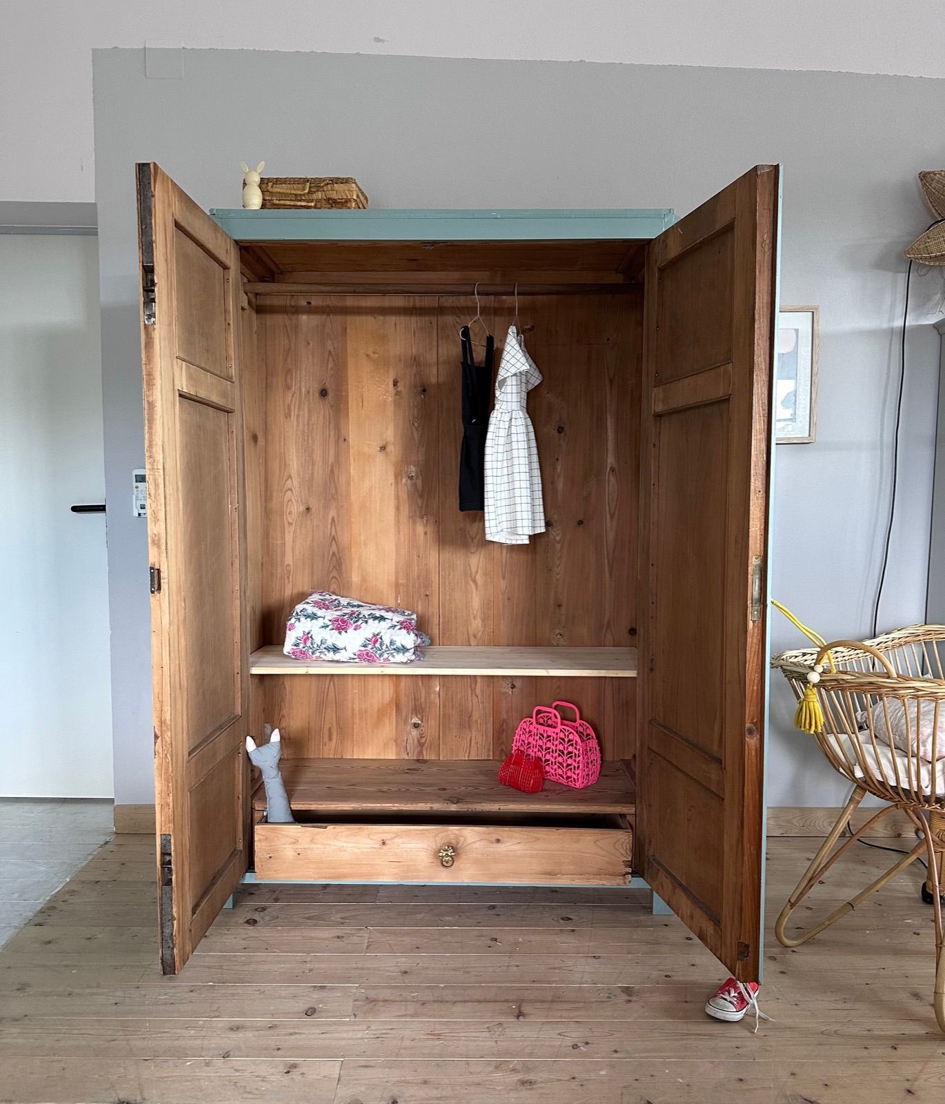 Vintage Kasten mit Schublade, Ansicht 5