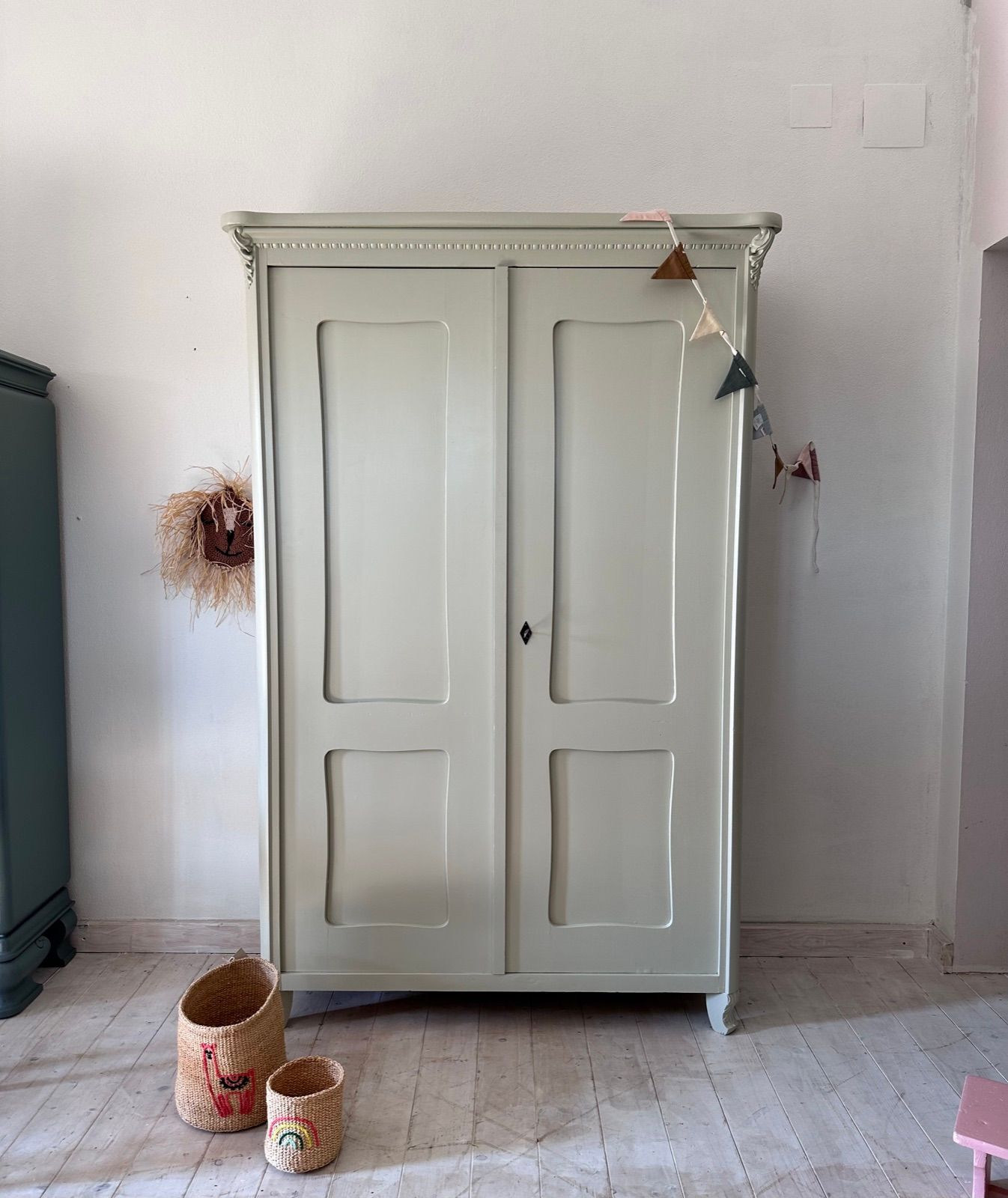 Vintage Kasten grau