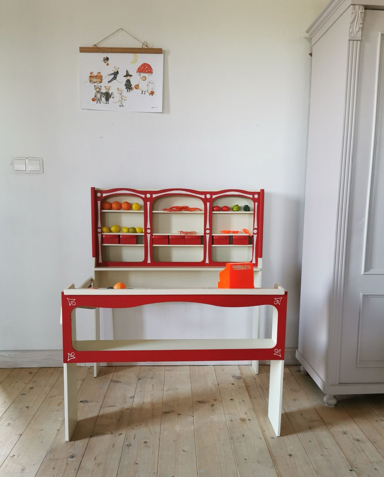 Retro Kaufmannsladen rot