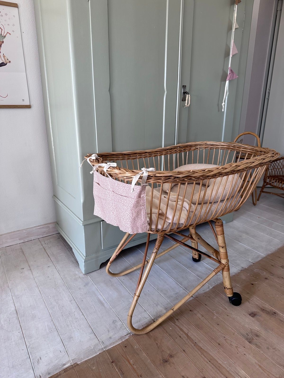 Rattan Stubenwagen, 70 cm breit, Ansicht 3