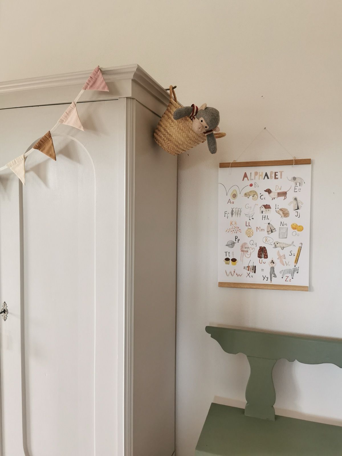 Vintage Steckkasten mit Gewandhaken, Ansicht 10