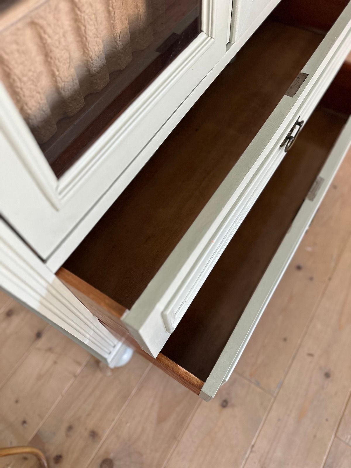 Vintage Vitrine braun, Ansicht 3