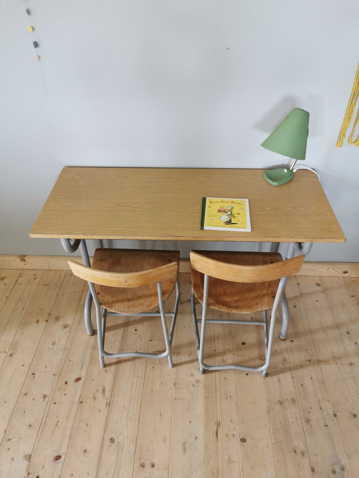 Vintage Schultisch grau, Ansicht 3