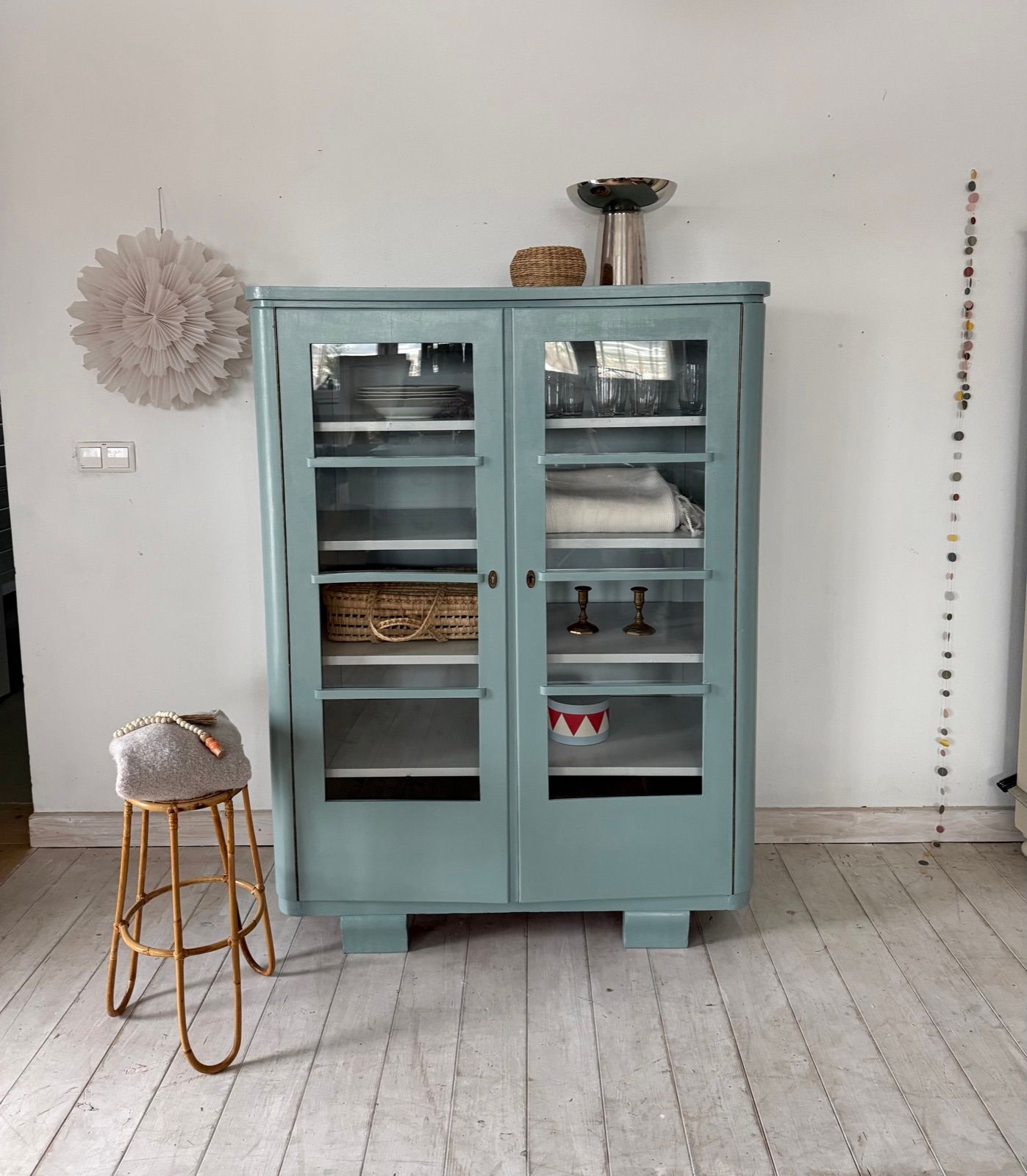 Antike Vitrine blau