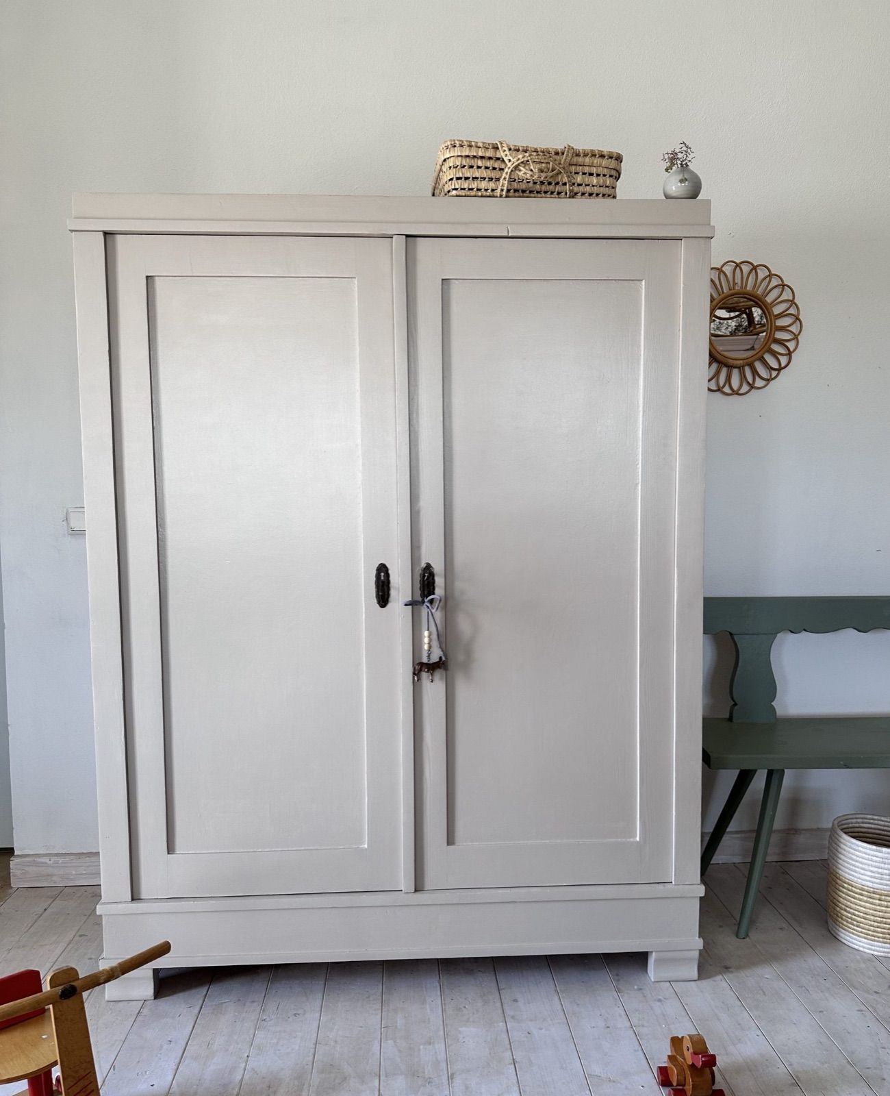 Vintage Kasten, 180 cm breit