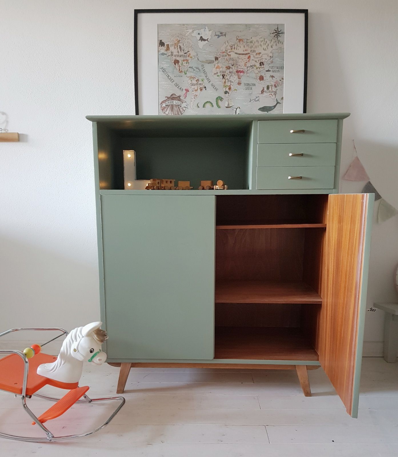 Highboard mit drei Laden, Ansicht 4