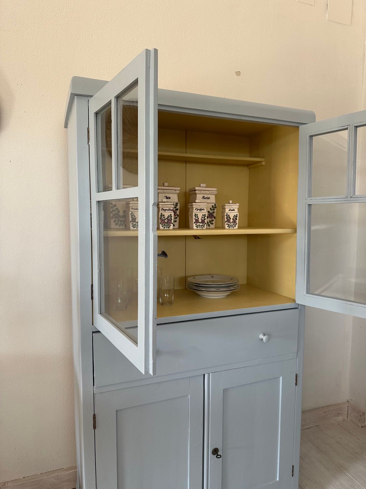 Vitrine blau, Ansicht 4