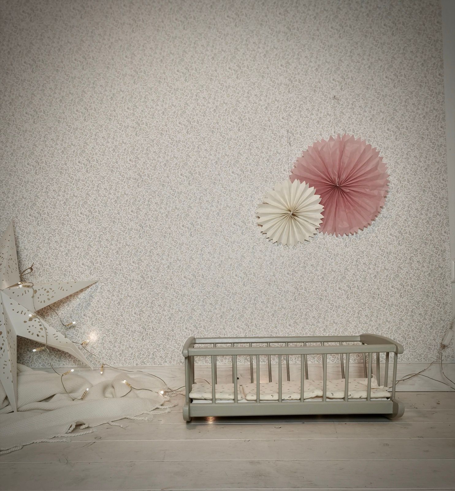 Puppenwiege Rosa grau