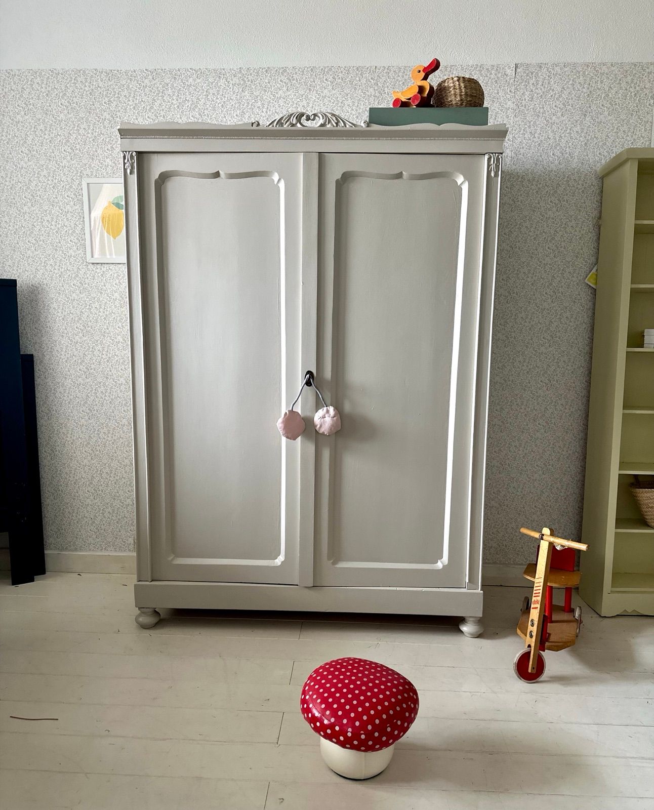 Vintage Kasten, 172 cm breit
