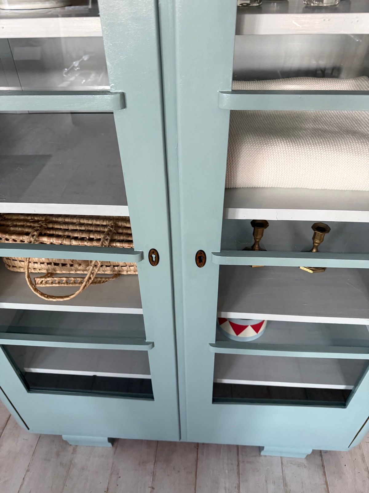 Antike Vitrine blau, Ansicht 4