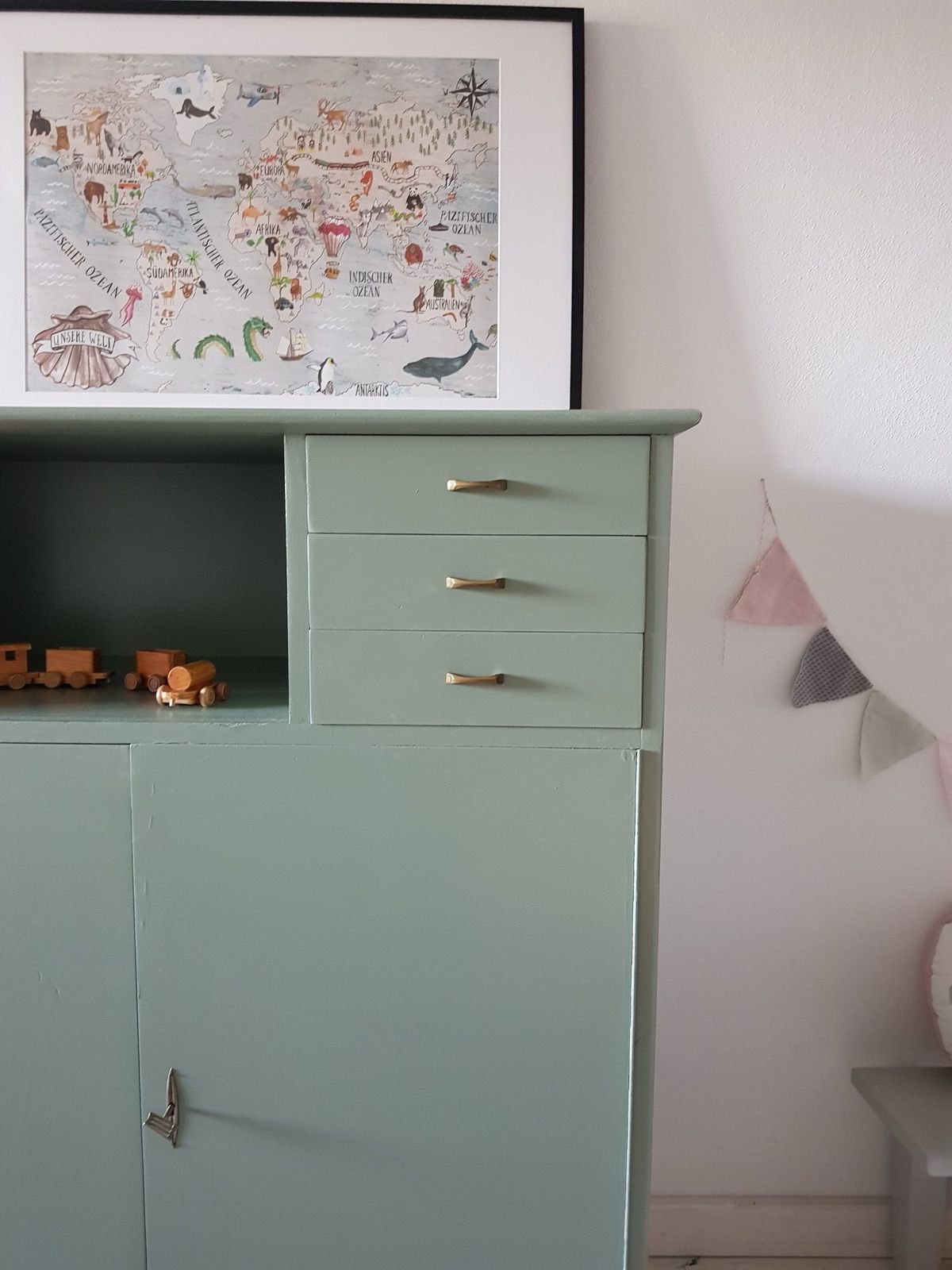 Highboard mit drei Laden, Ansicht 3