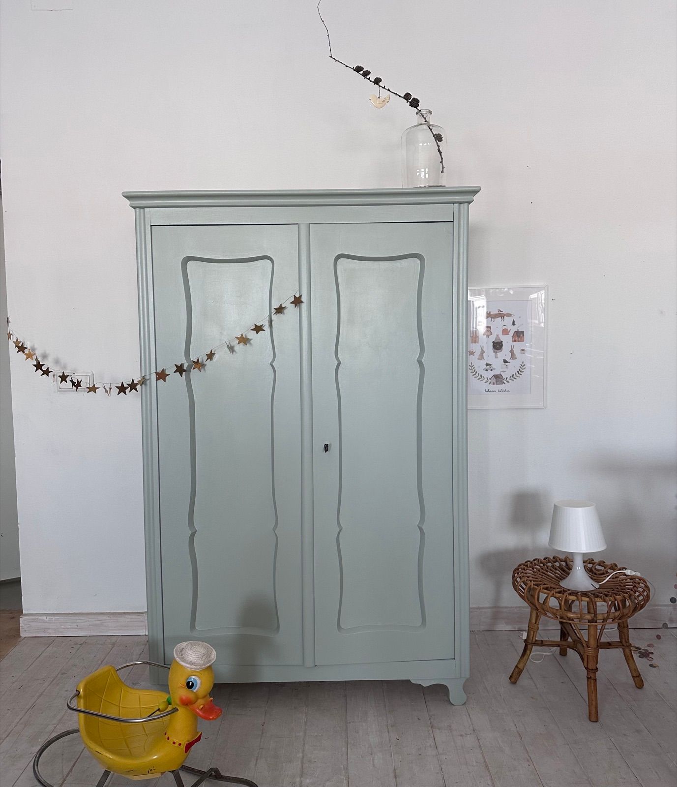Vintage Kasten Light Blue
