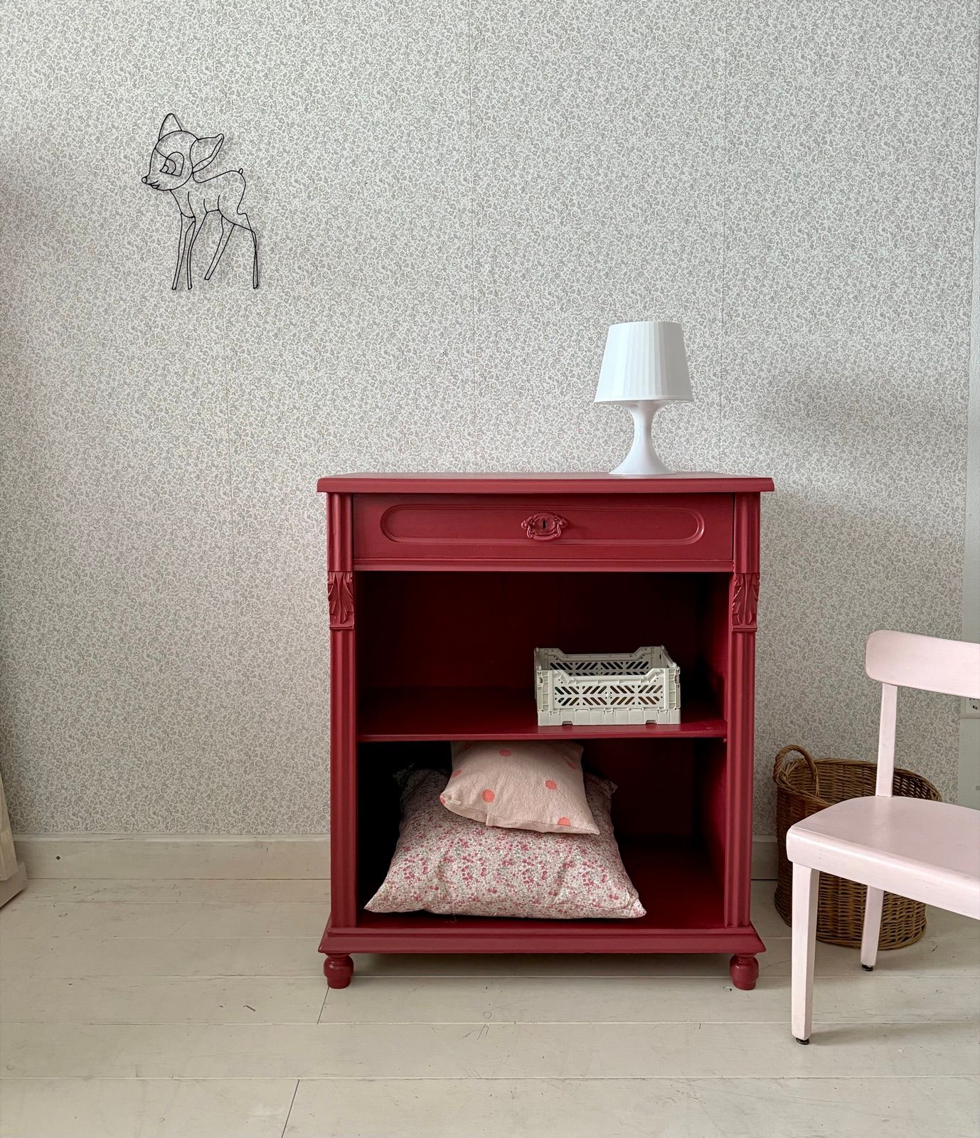 Antike Kommode Red