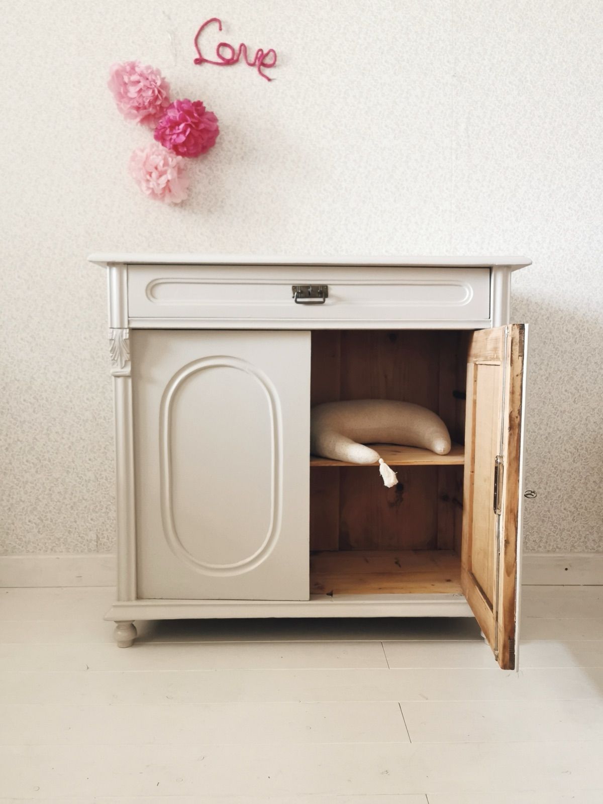 Zarte Kinderkommode, Ansicht 3