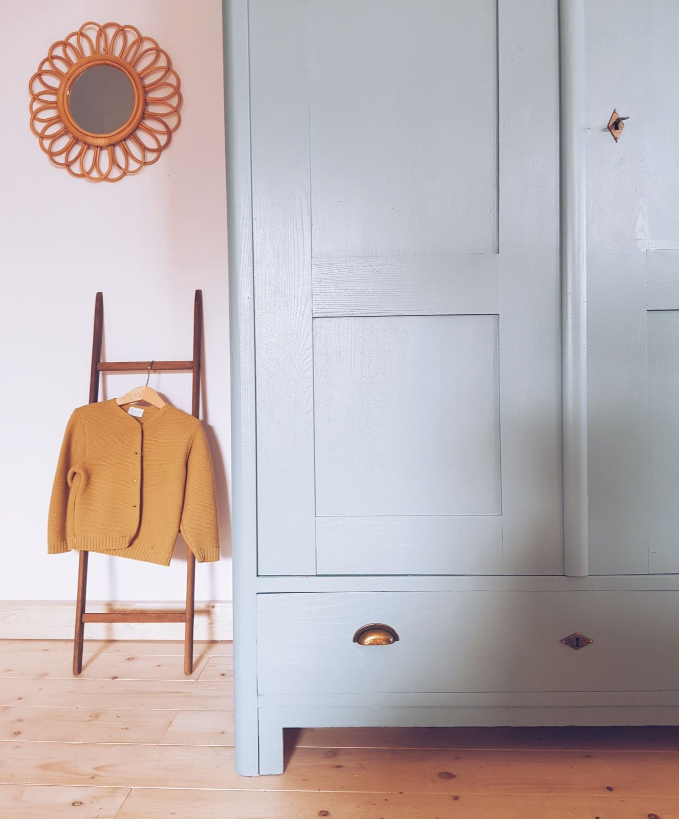 Vintage Kinderkasten, 190 cm breit, Ansicht 2