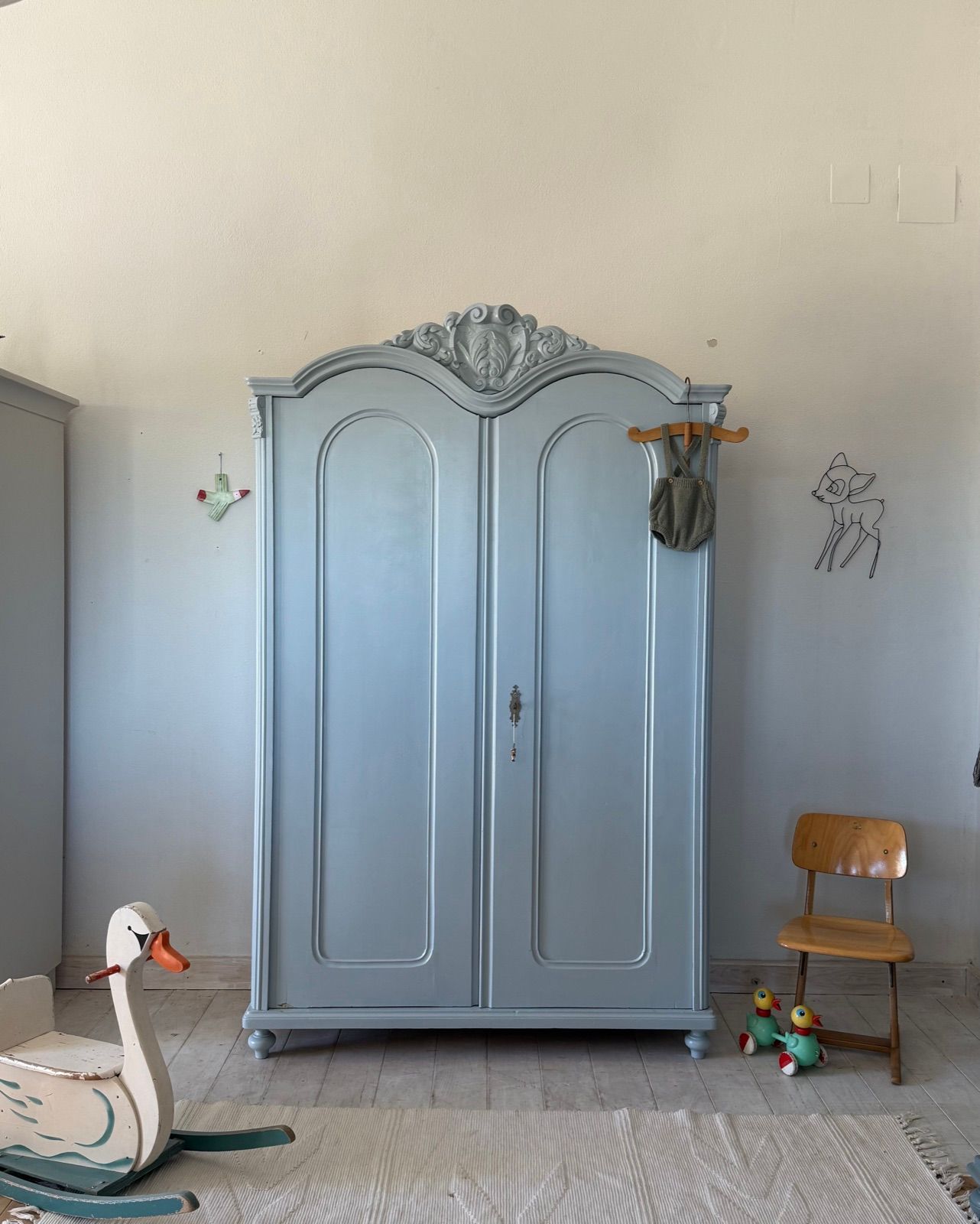Kinderkasten antik grau
