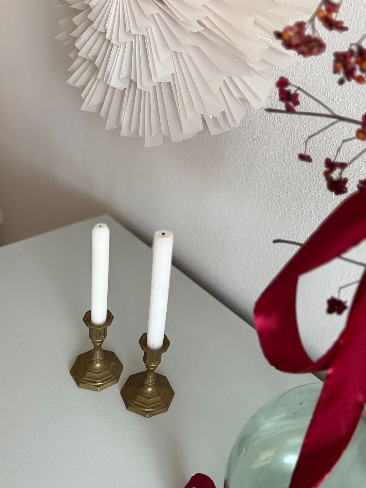 Kleine Messingkerzenständer, Ansicht 3
