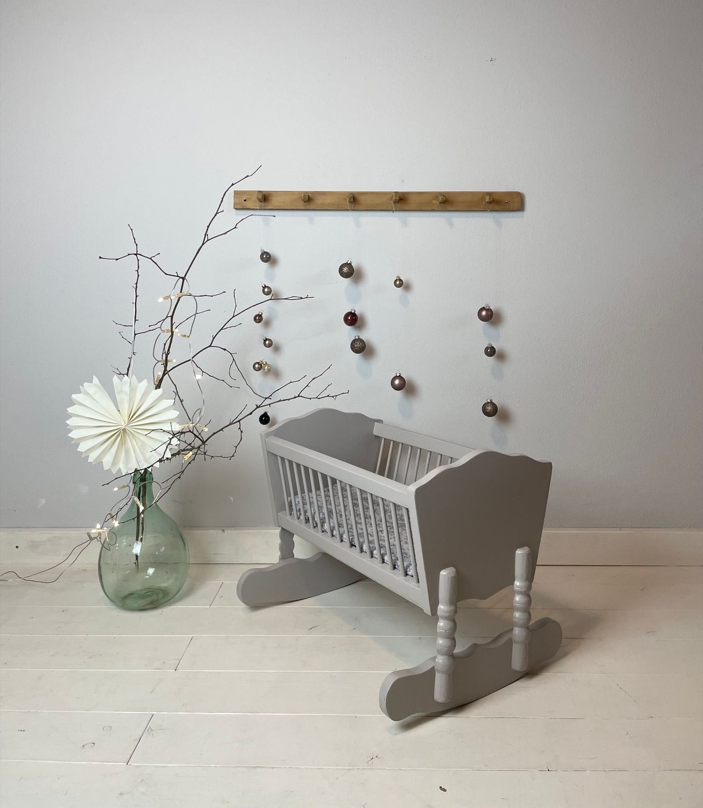 Puppenwiege, 56 cm breit