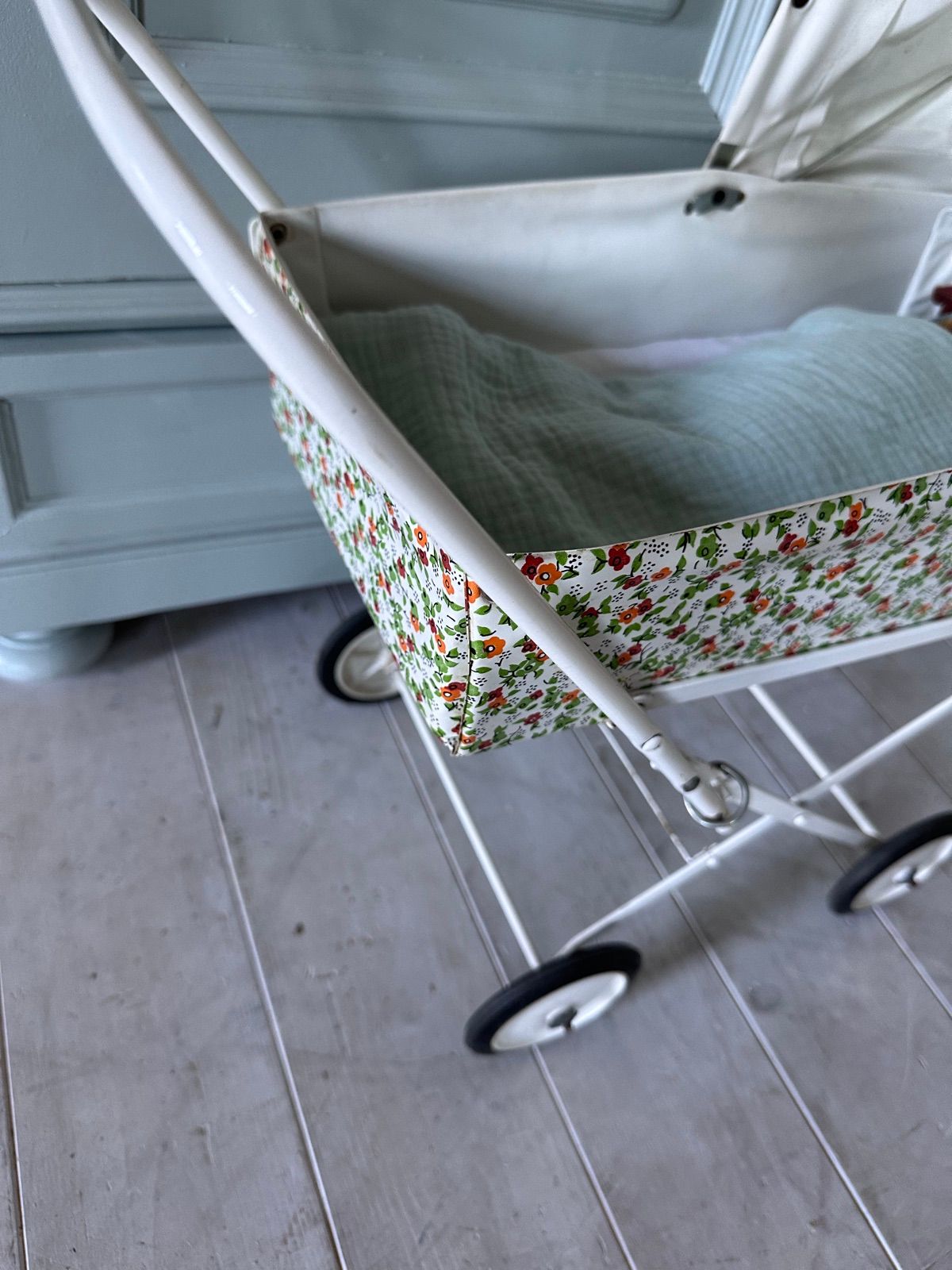 Vintage Puppenwagen, Ansicht 3