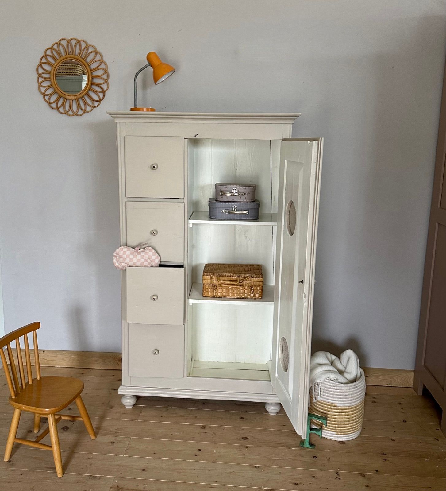Almerl, antiker Brotkasten, Ansicht 7