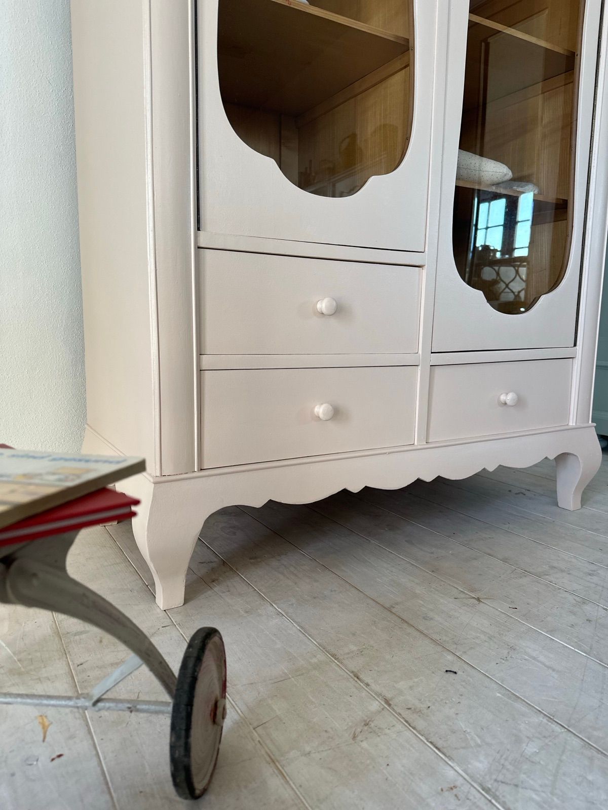 Vintage Vitrine mit Vitrine, Ansicht 2
